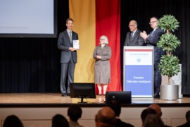 Festschrift für den Staatsgerichtshof feierlich übergeben